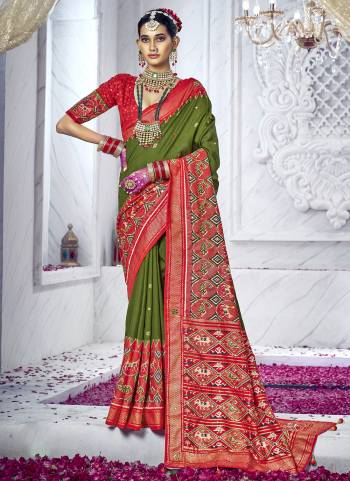 Looking These Party Wear Saree in Fine Colored.These Saree And Blouse is Fabricated On Cotton Silk Pair.Its Beautified With Weavon Designer With Printed And Mirror Work.