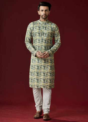 Grab These Festive Wear Mans Wear Kurta With Payjama in Fine Colored.These Kurta Payjama is Fabricated On Cotton.Its Beautified With Designer Printed.