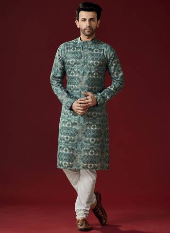 Grab These Festive Wear Mans Wear Kurta With Payjama in Fine Colored.These Kurta Payjama is Fabricated On Cotton.Its Beautified With Designer Printed.