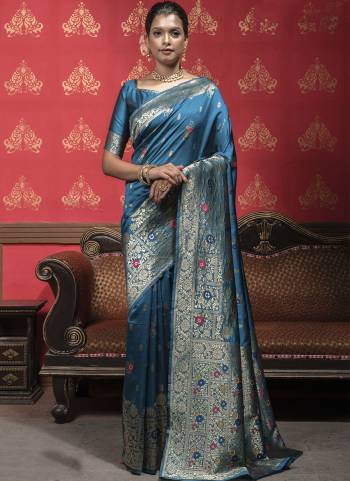 Garb These Party Wear Saree in Fine Colored.These Saree And Blouse is Fabricated On Banarasi Silk.Its Beautified With Wevon Jari Designer.