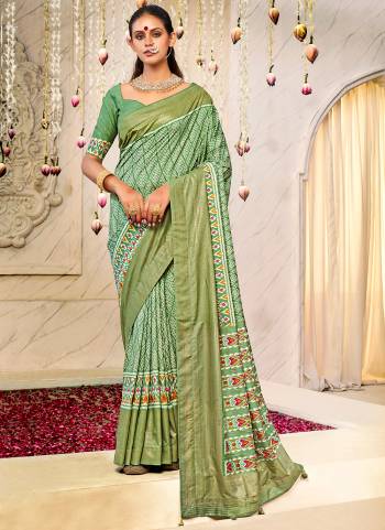 Attrective These Party Wear Saree in Fine Colored.These Saree And Blouse is Fabricated On Cotton Silk Pair.Its Beautified With Weavon Designer, Printed.