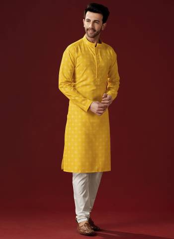 Grab These Festive Wear Mans Wear Kurta With Payjama in Fine Colored.These Kurta And Payjama is Fabricated On Cotton.Its Beautified With Designer Printed.