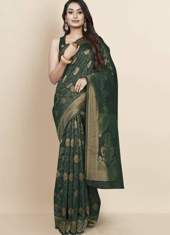 Grab These Festive Wear Saree in Fine Colored.These Saree is Fabricated On Cotton Linen Pair With Cotton Blouse.Its Beautified With Wevon Designer.