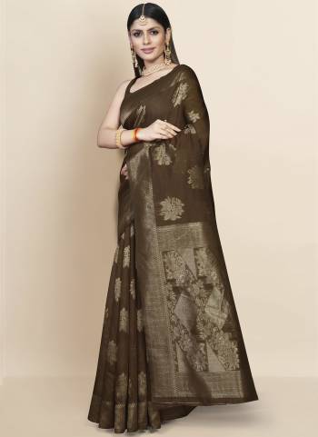 Grab These Festive Wear Saree in Fine Dark Colored.These Saree is Fabricated On Chanderi Cotton Pair With Chanderi Cotton Blouse.Its Beautified With Wevon Jacquard Designer.