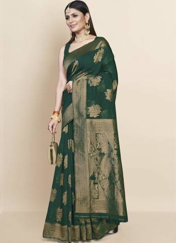 Grab These Festive Wear Saree in Fine Dark Colored.These Saree is Fabricated On Chanderi Cotton Pair With Chanderi Cotton Blouse.Its Beautified With Wevon Jacquard Designer.