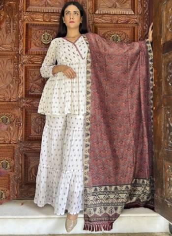 Grab These Beautiful Looking Readymade Top With Bottom Dupatta Suits.These Top And Bottom is Fabricated On Georgette And Chanderi Dupatta.Its Beautified With Designer Printed With Hand Work.