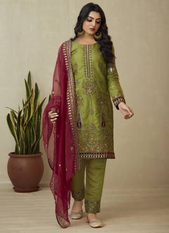 Attrective Looking These Suit in Fine Colored Pair With Bottom And Dupatta.These Top And Dupatta Are Fabricated On Organza Pair With Silk Bottom.Its Beautified With Designer Embroidery Work.