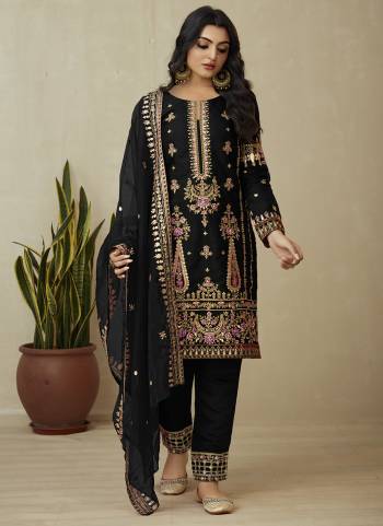 Attrective Looking These Suit in Fine Colored Pair With Bottom And Dupatta.These Top And Dupatta Are Fabricated On Organza Pair With Silk Bottom.Its Beautified With Designer Embroidery Work.