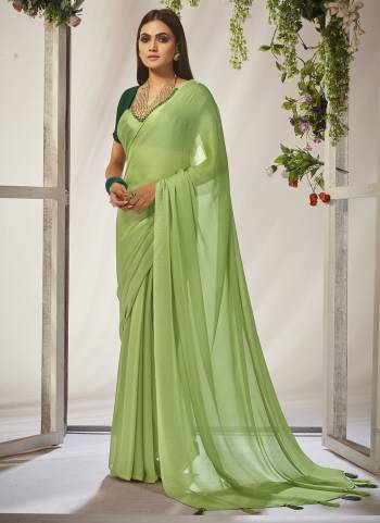 Attrective These Fancy Party Wear Saree in Fine Colored.These Saree Are Kiwi Crush And Blouse is Crochet Fabricated.Its Beautified With Crushed Designer With Sequance Work.