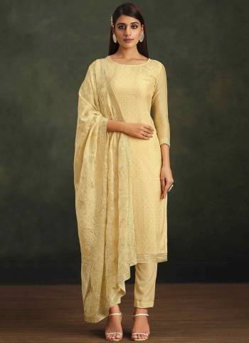 Attrective These Party Wear Suit in Fine Colored Pair With Bottom And Dupatta.These Top And Dupatta Are Organza And Pair With Dull Santoon Bottom.Its Beautified With Dull Santoon Inner.Its Beautified With Heavy Designer Floral Thread Embroidery,Diamond Work.