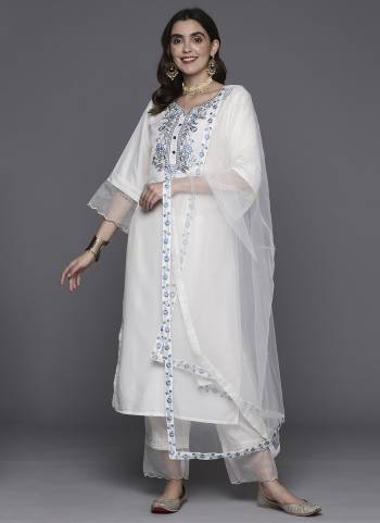 Attrective Looking These Beautiful Looking Readymade  Suits.These Top And Bottom Are Viscose Chanderi And Dupatta Net Fabricated.Its Beautified With Designer Embroidery Work.