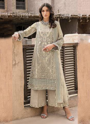 Attrective These Designer Suit in Fine Colored Pair With Bottom And Dupatta.These Top And Dupatta Are Fabricated On Organza Pair With Santoon Bottom.Its Beautified With Santoon Inner.Its Beautified With Heavy Designer Floral Embroidery Work.