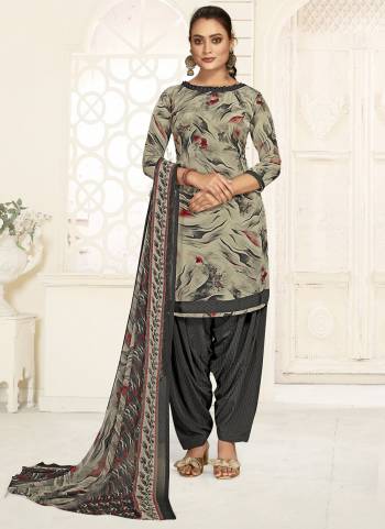 Attrective These Suit in Fine Colored Pair With Bottom And Dupatta.These Top Are Italian Crepe And Dupatta Are Fabricated On Georgette Pair With Italian Crepe Bottom.Its Beautified With Designer Digital Printed.