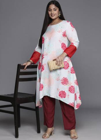 Grab These Beautiful Looking Readymade Big Size Kurti.These Kurti is Fabricated On Crepe.Its Beautified With Designer Printed.