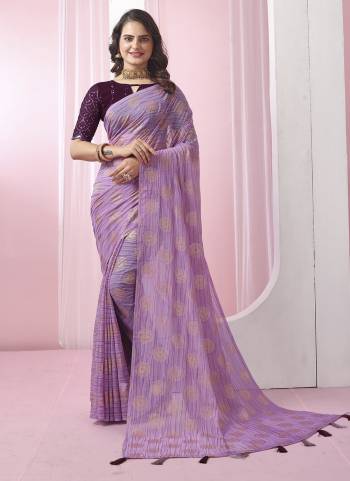 Attrective Looking These Fastival Saree in Fine Colored.These Saree Are Georgette And Blouse is Fabricated On Art Silk.Its Beautified With Designer Gold Printed With Sequance Work Blouse.