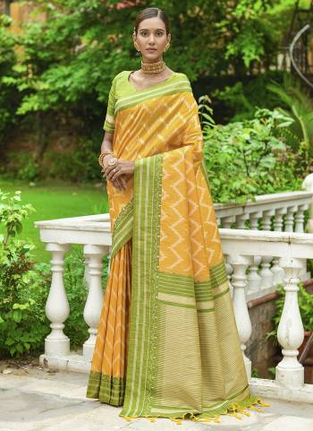 Garb These Festive Wear Saree in Fine Colored.These Saree And Blouse is Fabricated On Handloom Raw Silk.Its Beautified With Handloom Weavon Designer.