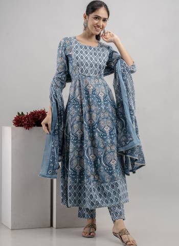 Attrective These Suit in Fine Colored Pair With Bottom And Dupatta.These Top And Bottom Are Fabricated On Rayon Cotton Pair With Cotton Dupatta.Its Beautified With Designer Digital Printed,Embroidery Work.