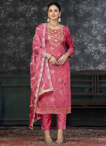 Attrective Looking These Suit in Fine Colored Pair With Bottom And Dupatta.