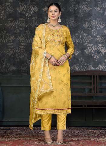 Attrective Looking These Suit in Fine Colored Pair With Bottom And Dupatta.