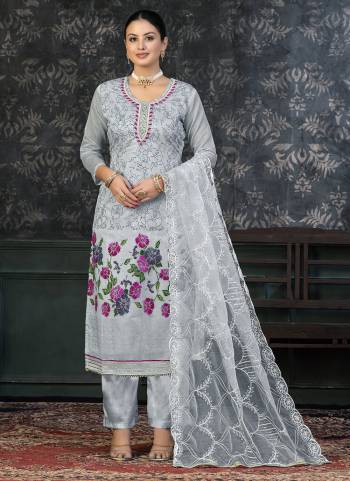 Attrective Looking These Suit in Fine Colored Pair With Bottom And Dupatta.