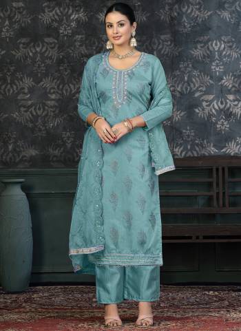 Attrective Looking These Suit in Fine Colored Pair With Bottom And Dupatta.