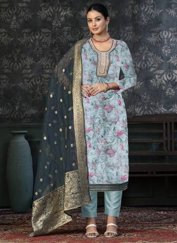 Attrective Looking These Suit in Fine Colored Pair With Bottom And Dupatta.