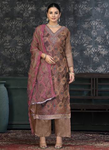 Attrective Looking These Suit in Fine Colored Pair With Bottom And Dupatta.