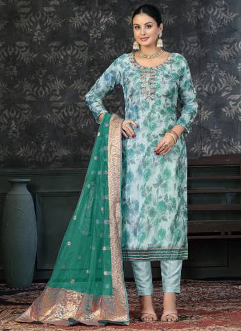 Attrective Looking These Suit in Fine Colored Pair With Bottom And Dupatta.