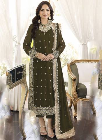 Green colored pakistani suit is prettified with thread work as shown which makes it appear classy. This top is made of georgette fabric which is accompanied with santoon bottom, santoon lining and Georgette dupatta. Women can buy this suit to wear for their parties, functions and event.