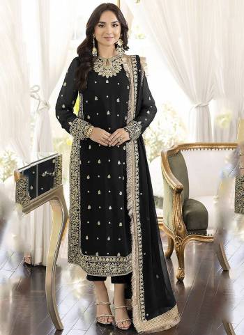 Black colored pakistani suit is prettified with thread work as shown which makes it appear classy. This top is made of georgette fabric which is accompanied with santoon bottom, santoon lining and Georgette dupatta. Women can buy this suit to wear for their parties, functions and event.