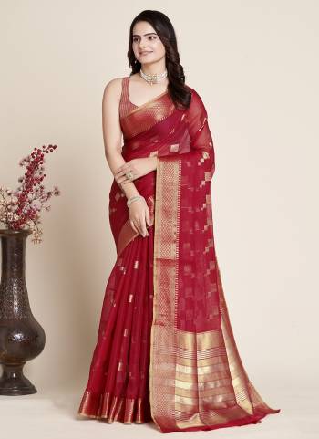 Attrective This Partywear Saree Paired With Blouse.This Saree And Blouse Are Kota Doriya Silk Based Fabric With Weaving Jacquard Jari Designer. Buy This Pretty Saree Now.