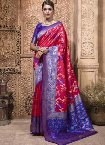 Garb These Party Wear Saree in Fine Colored.These Saree And Blouse is Fabricated On Banarasi Silk.Its Beautified With Wevon Jari Designer.