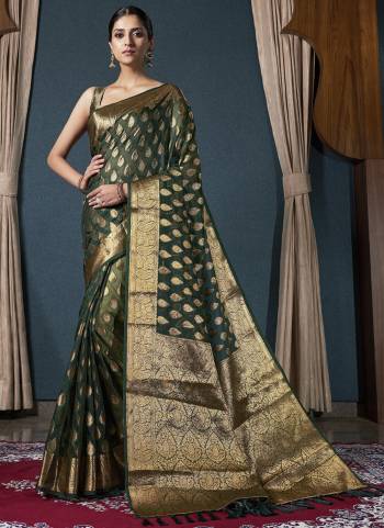 Attrective Look These Festive Wear Saree in Fine Colored.These Saree And Blouse is Fabricated On Organza.Its Beautified With Heavy Weaving Jari Designer.