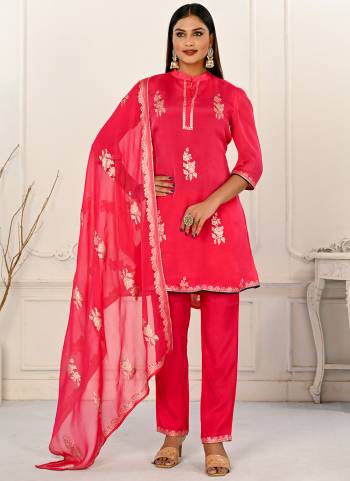 Attrective These Beautiful Looking Readymade Suits.These Top And Dupatta Are Viscose And Bottom Are Viscose Fabricated.Its Beautified With Wevon Jacquard Butta Disigner.