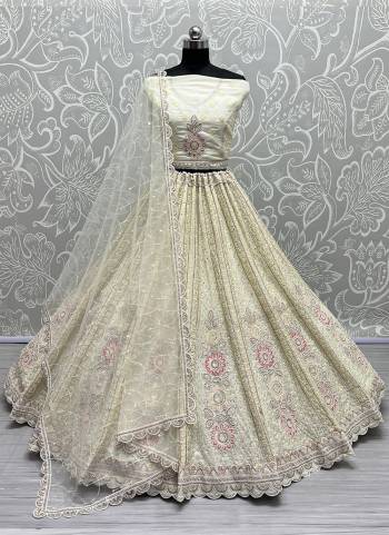 For A Fancy Designer Look,Grab These Lehenga Choli With Dupatta in Fine Colored.These Lehenga And Choli Are Net And Dupatta Are Fabricated On Soft Net Pair.Its Beautified With Designer Thread,Dori Embroidery, Diamond Work.