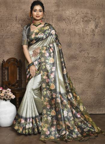 Attrective These Festive Wear Saree in Fine Colored.These Saree And Blouse is Fabricated On Tussar Silk.Its Beautified With Designer Flower Printed.