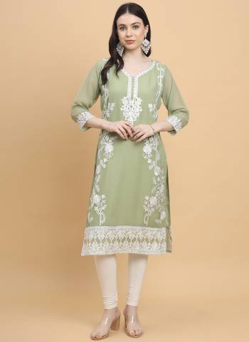 Grab These Beautiful Looking Readymade Long Kurti.These Kurti is Fabricated On Cotton.Its Beautified With Designer Embroidery Work.