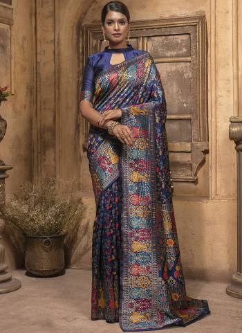 Garb These Party Wear Saree in Fine Colored.These Saree And Blouse is Fabricated On Banarasi Silk.Its Beautified With Wevon Jari Designer.