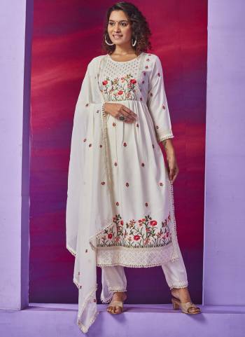 Attrective Looking These Beautiful Looking Readymade Suits.These Top And Bottom Are Cotton And Dupatta Georgette Fabricated.Its Beautified With Wevon Designer With Embroidery Work.