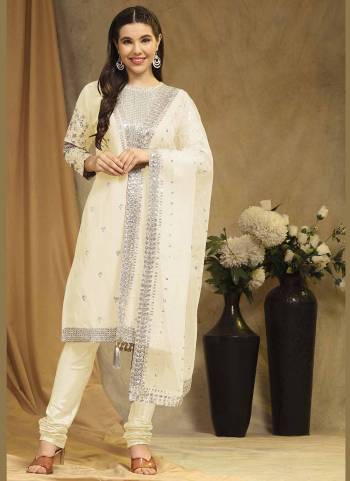 Attrective These Suit in Fine Colored Pair With Bottom And Dupatta.These Top Are Faux Georgette And Bottom Are Fabricated On Santoon Pair With Net Dupatta.Its Beautified With Santoon Inner.Its Beautified With Designer Sequance Embroidery Work.