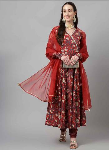 Attrective These Beautiful Looking Readymade Suits.These Top And Bottom Are Cotton And Dupatta Are Chanderi Fabricated.Its Beautified With Disigner Printed.