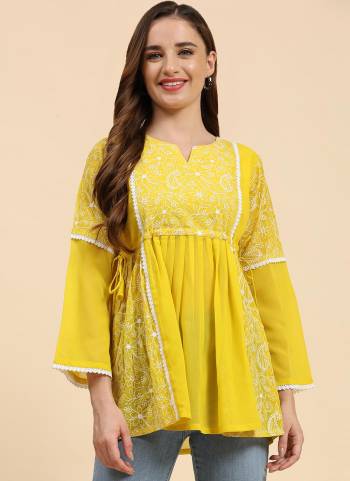 Grab These Beautiful Looking Readymade Short Kurti.These Kurti is Fabricated On Georgette.Its Beautified With Designer Embroidery Work.