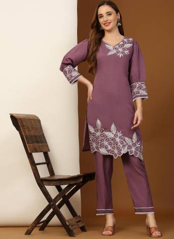 Attrective These Beautiful Looking Readymade Kurti With Bottom.These Kurti And Botton is Fabricated On Silk.Its Beautified With Designer Embroidery Work.