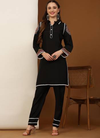 Attrective These Beautiful Looking Readymade Kurti With Bottom.These Kurti And Botton is Fabricated On Silk.Its Beautified With Designer Embroidery Work.