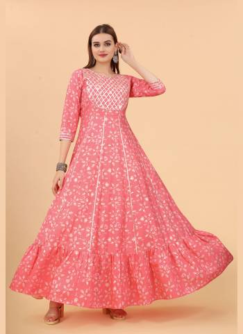 Grab These Beautiful Looking Party Wear Readymade Long Kurti.These Kurti is Fabricated On Maslin.Its Beautified With Designer Printed,Gota Pati Work.