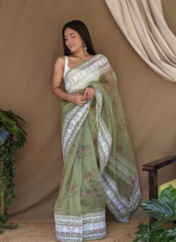 Attrective Looking These Party Wear Saree in Fine Colored.These Saree Are Organza And Blouse is Fabricated On Satin Banglori.Its Beautified With Designer Embroidery Work.