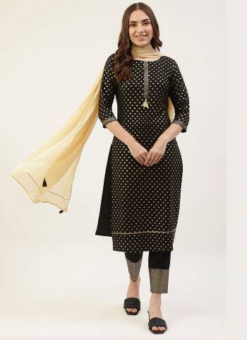 Garb These Beautiful Looking Readymade Suits.These Top And Bottom Are Crpe And Dupatta Are Georgette Fabricated.Its Beautified With Disigner Printed With Hand Work.