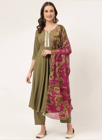 Garb These Beautiful Looking Readymade Suits.These Top And Bottom Are Crpe And Dupatta Are Chinon Fabricated.Its Beautified With Solid Disigner With Hand Work.