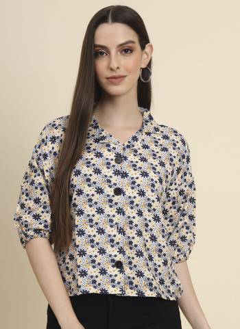 Garb These Beautiful Looking Readymade Long Top.These Top is Fabricated On Cotton.Its Beautified With Designer Printed.