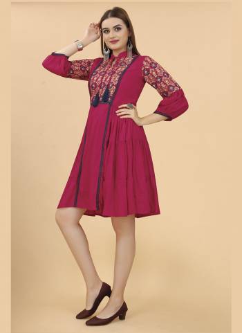 Attrective Looking These Beautiful Looking Readymade Kurti.These Kurti is Fabricated On Viscoce Rayon.Its Beautified With Designer Embroidery Work.